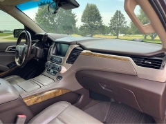 Used 2017 GMC Yukon XL 4d SUV 4WD Denali at Rooster Auto Sales near Vinton, IA