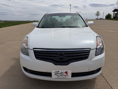 Used 2007  Nissan Altima 4d Sedan SL 2&period;5L at Rooster Auto Sales near Vinton&comma; IA