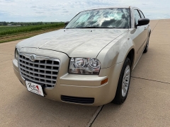 Used 2006  Chrysler 300 4d Sedan Base at Rooster Auto Sales near Vinton&comma; IA
