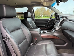 Used 2017  GMC Yukon 4d SUV 4WD SLT at Rooster Auto Sales near Vinton&comma; IA