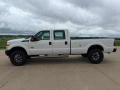 Used 2015  Ford Super Duty F-350 4WD Crew Cab XL SRW at Rooster Auto Sales near Vinton&comma; IA