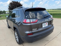 Used 2019  Jeep Cherokee 4d SUV 4WD Latitude Plus Altitude 2&period;4L at Rooster Auto Sales near Vinton&comma; IA