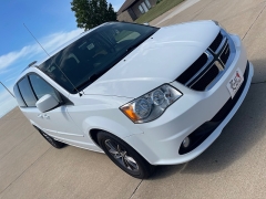 Used 2016 Dodge Grand Caravan 4d Wagon SXT at Rooster Auto Sales near Vinton, IA