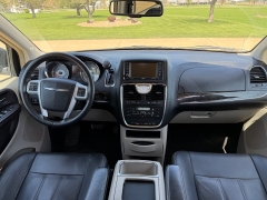 Used 2013  Chrysler Town & Country 4d Wagon Touring at Rooster Auto Sales near Vinton&comma; IA