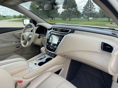 Used 2017 Nissan Murano 4d SUV AWD SL at Rooster Auto Sales near Vinton, IA
