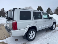 Used 2007  Jeep Commander 4d SUV 4WD Limited HEMI at Rooster Auto Sales near Vinton, IA