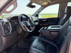 Used 2021  Chevrolet Silverado 1500 4WD Crew Cab 147" LT at Rooster Auto Sales near Vinton&comma; IA