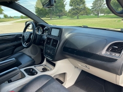 Used 2016 Dodge Grand Caravan 4d Wagon SXT at Rooster Auto Sales near Vinton, IA