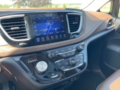 Used 2017 Chrysler Pacifica 4d Wagon Limited at Rooster Auto Sales near Vinton, IA