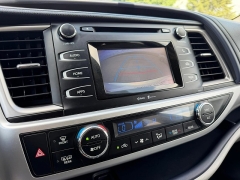 Used 2014  Toyota Highlander 4d SUV AWD LE Plus at Rooster Auto Sales near Vinton&comma; IA