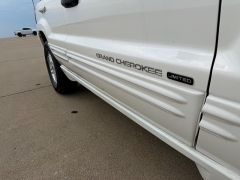 Used 2000  Jeep Grand Cherokee 4d SUV 4WD Limited V8 at Rooster Auto Sales near Vinton&comma; IA