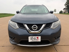 Used 2016  Nissan Rogue 4d SUV AWD SV at Rooster Auto Sales near Vinton&comma; IA