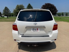 Used 2010 Toyota Highlander 4d SUV AWD SE at Rooster Auto Sales near Vinton, IA