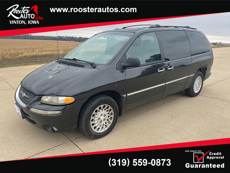 Used 2000  Chrysler Town & Country 4d Wagon Limited at Rooster Auto Sales near Vinton, IA