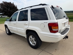 Used 2000  Jeep Grand Cherokee 4d SUV 4WD Limited V8 at Rooster Auto Sales near Vinton&comma; IA