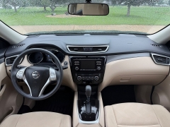 Used 2016  Nissan Rogue 4d SUV AWD SV at Rooster Auto Sales near Vinton&comma; IA