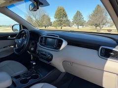 Used 2019  Kia Sorento 4d SUV AWD LX V6 at Rooster Auto Sales near Vinton&comma; IA
