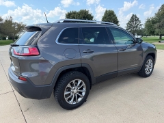 Used 2019  Jeep Cherokee 4d SUV 4WD Latitude Plus Altitude 2&period;4L at Rooster Auto Sales near Vinton&comma; IA