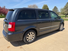 Used 2013  Chrysler Town & Country 4d Wagon Touring at Rooster Auto Sales near Vinton&comma; IA