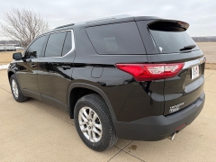 Used 2018  Chevrolet Traverse 4d SUV FWD LT Cloth w&sol;1LT at Rooster Auto Sales near Vinton&comma; IA