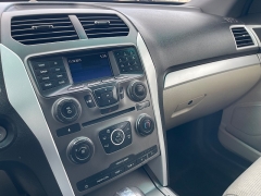 Used 2014  Ford Explorer 4d SUV 4WD XLT at Rooster Auto Sales near Vinton&comma; IA