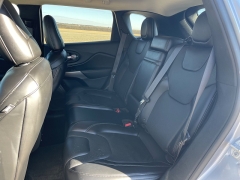 Used 2019  Jeep Cherokee 4d SUV 4WD Limited 3&period;2L at Rooster Auto Sales near Vinton&comma; IA