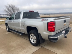 Used 2017  Chevrolet Silverado 1500 4WD Crew Cab LT at Rooster Auto Sales near Vinton&comma; IA
