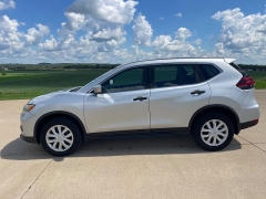 Used 2018 Nissan Rogue 4d SUV AWD S at Rooster Auto Sales near Vinton, IA