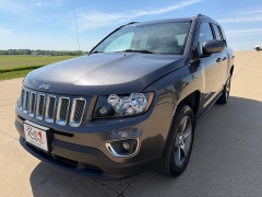 Used 2016  Jeep Compass 4d SUV FWD High Altitude at Rooster Auto Sales near Vinton&comma; IA
