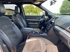 Used 2018 Ford Explorer 4d SUV 4WD XLT at Rooster Auto Sales near Vinton, IA
