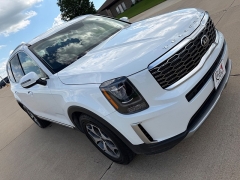 Used 2020  Kia Telluride 4d SUV AWD EX at Rooster Auto Sales near Vinton&comma; IA