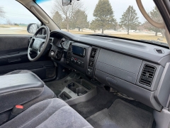 Used 2001  Dodge Dakota 4WD Reg Cab Sport at Rooster Auto Sales near Vinton&comma; IA
