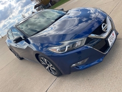 Used 2017  Nissan Maxima 4d Sedan Platinum at Rooster Auto Sales near Vinton, IA