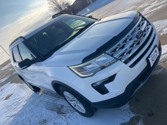 Used 2019  Ford Explorer 4d SUV 4WD XLT V6 at Rooster Auto Sales near Vinton, IA