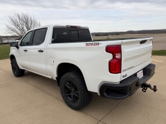 Used 2020  Chevrolet Silverado 1500 4WD Crew Cab LT Trail Boss at Rooster Auto Sales near Vinton&comma; IA