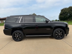 Used 2017  GMC Yukon 4d SUV 4WD SLT at Rooster Auto Sales near Vinton&comma; IA