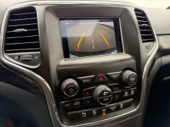 Used 2019  Jeep Grand Cherokee 4d SUV 4WD Laredo Upland at Rooster Auto Sales near Vinton&comma; IA