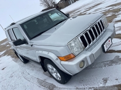 Used 2007  Jeep Commander 4d SUV 4WD Limited HEMI at Rooster Auto Sales near Vinton, IA