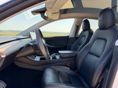 Used 2021  Tesla Model Y Performance AWD at Rooster Auto Sales near Vinton&comma; IA