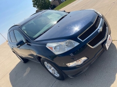 Used 2011 Chevrolet Traverse 4d SUV AWD LT2 at Rooster Auto Sales near Vinton, IA