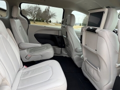Used 2018  Chrysler Pacifica 4d Wagon Touring L Plus at Rooster Auto Sales near Vinton&comma; IA