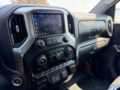 Used 2021  Chevrolet Silverado 1500 4WD Crew Cab 147" LT at Rooster Auto Sales near Vinton&comma; IA