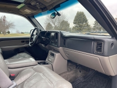 Used 2002  Chevrolet Tahoe 4d SUV 4WD LT at Rooster Auto Sales near Vinton&comma; IA