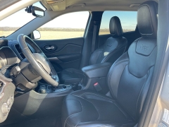 Used 2019  Jeep Cherokee 4d SUV 4WD Limited 3&period;2L at Rooster Auto Sales near Vinton&comma; IA