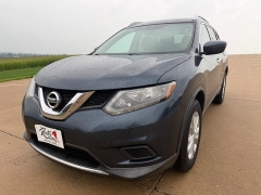 Used 2016  Nissan Rogue 4d SUV AWD SV at Rooster Auto Sales near Vinton&comma; IA