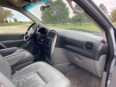 Used 2005 Chrysler Town & Country 4d Wagon Touring at Rooster Auto Sales near Vinton, IA