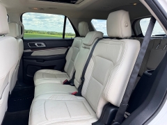 Used 2017  Ford Explorer 4d SUV 4WD Platinum at Rooster Auto Sales near Vinton&comma; IA