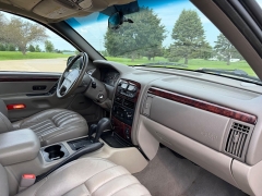 Used 2000  Jeep Grand Cherokee 4d SUV 4WD Limited V8 at Rooster Auto Sales near Vinton&comma; IA
