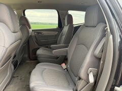Used 2013  Chevrolet Traverse 4d SUV FWD LT2 at Rooster Auto Sales near Vinton&comma; IA