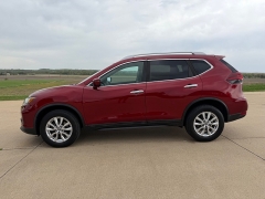 Used 2018  Nissan Rogue 4d SUV AWD SV at Rooster Auto Sales near Vinton&comma; IA